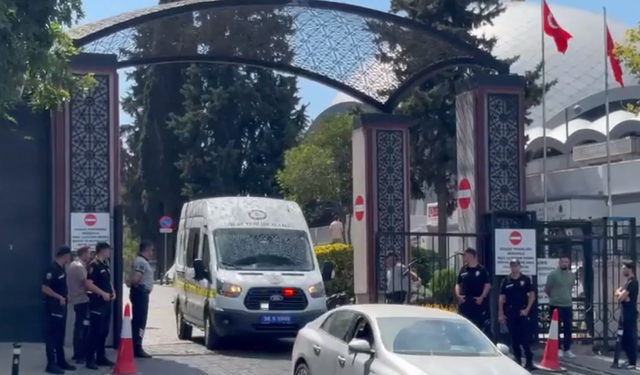 Karacaahmet'te Fethi Kabir İşlemi: Eski Bakan Arif Ahmet Denizolgun'un Mezarı Açıldı!