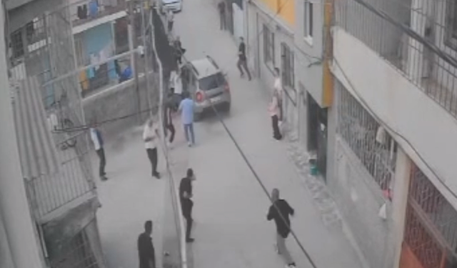 Cip Sürücüsü Kavgayı Ayıran Kalabalığa Daldı! 4 Kişi Yaralandı