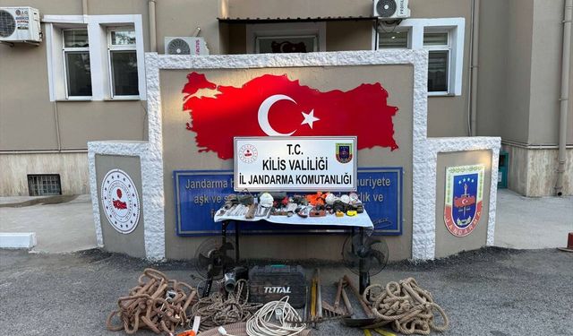 Kilis'te kaçak kazı yapan 4 kişi suçüstü yakalandı