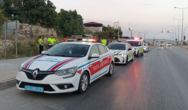 Mersin'de trafik kazasında biri polis, 2 kişi yaralandı