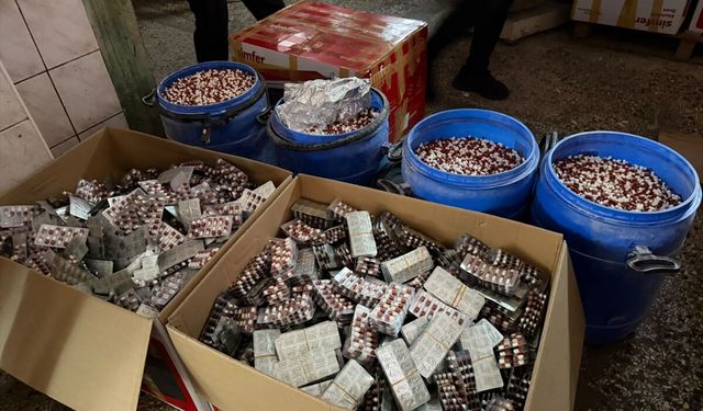 Mersin'de pişirim fırınında 1 milyon 29 bin sentetik ecza hapı ele geçirildi