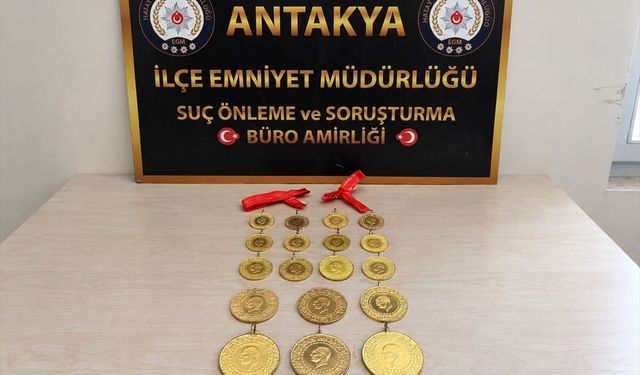 Hatay'da Otomobilden Düşen Altınları Alan Şüpheli Güvenlik Kamerasıyla Yakalandı