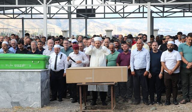 Gaziantep'teki kazada hayatını kaybeden 7 kişinin cenazeleri Hatay'da defnedildi
