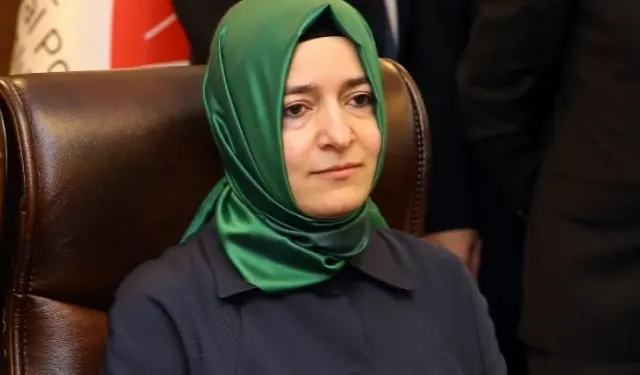 Fatma Betül Sayan Kaya istifa etti