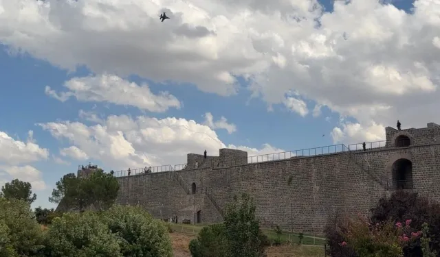 SOLOTÜRK Diyarbakır'da prova uçuşu yaptı