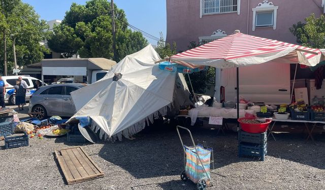 Hatay'da otomobilin pazar tezgahına çarptığı kazada 3 kişi yaralandı