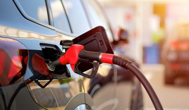 Motorine Tarihi Zam: Litre Fiyatı 100 TL Sınırını Aşıyor! İşte Güncel Akaryakıt Fiyatları