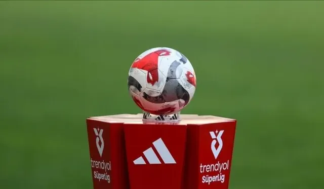 Süper Lig'de İlk Yarı Derbi Takvimi Açıklandı: İşte Dev Maçların Tarih ve Saatleri!