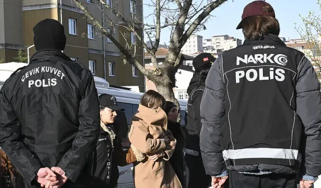 İstanbul'da sokak satıcılarına yönelik uyuşturucu operasyonunda 164 zanlı tutuklandı