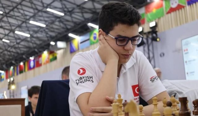 Türk Satrancında Tarihi Gurur: GM Yağız Kaan Erdoğmuş’a FIDE’den "Yılın Çıkış Yapan Sporcusu" Ödülü!