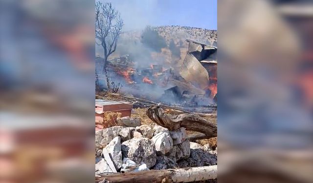 Afşin’de ahır alevlere teslim oldu