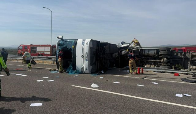 Manisa'da yolcu otobüsü ile çekici çarpıştı: 11 ölü, 27 yaralı