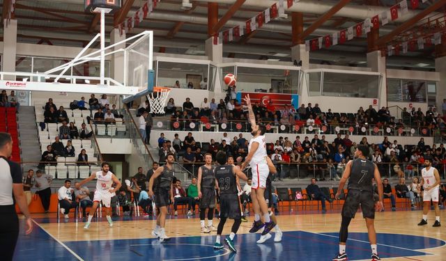 Kipaş İstiklalspor’dan Sahasında Farklı Galibiyet: 85-72