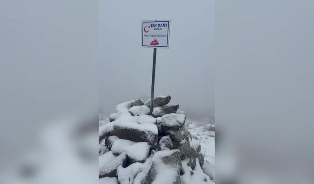 Ankara'da mevsimin ilk karı Işık Dağı'na yağdı