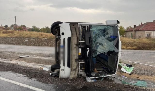 Kırıkkale’de İşçi Servisi Devrildi! 1’i Ağır 15 Kişi Yaralandı