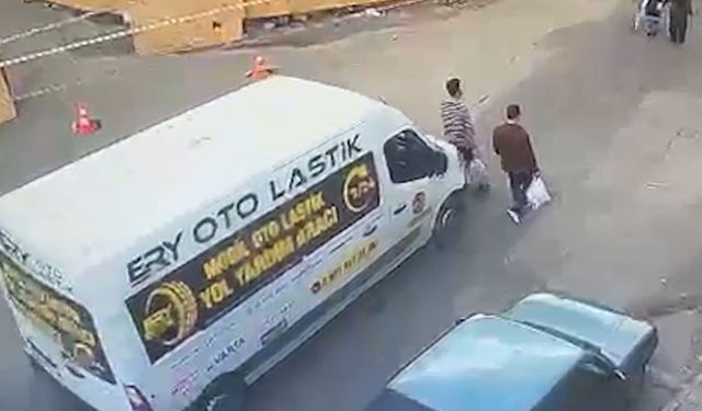 Minibüsün çarptığı doktor hastaneye kaldırıldı