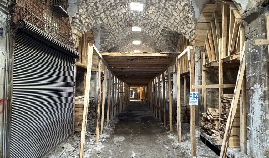 Kapalı Çarşı, kapsamlı restorasyon çalışmalarıyla yeniden hayat buluyor.