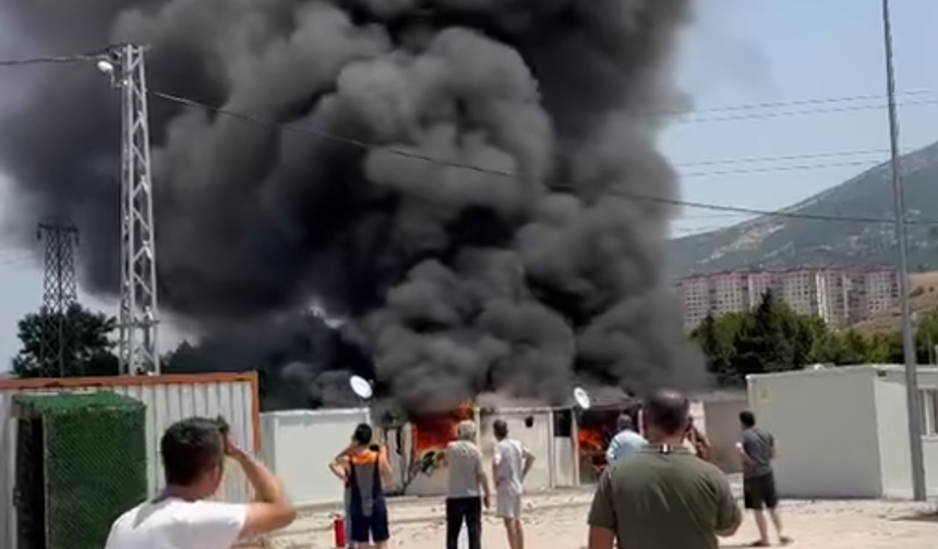 Kahramanmaraş’ta Konteyner Kentte Korkunç Yangın