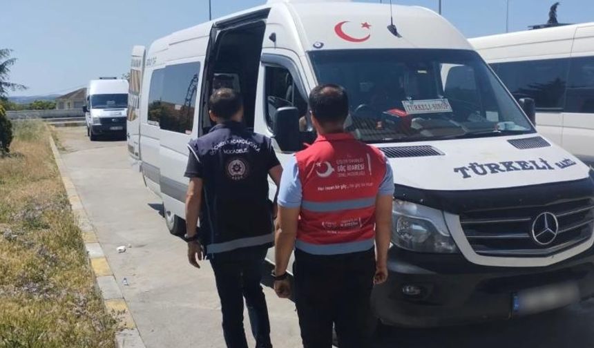 Hatay'da göçmen kaçakçılığı operasyonlarında yakalanan 25 zanlı tutuklandı