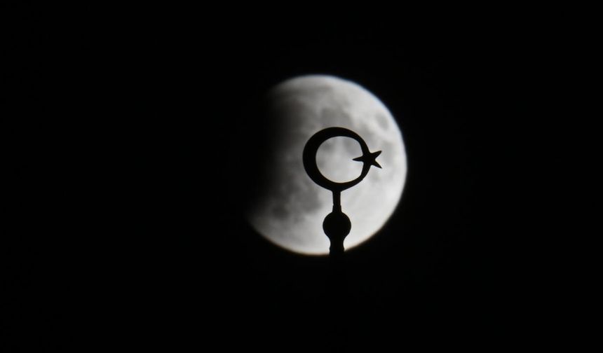 Kanlı ay tutulması yurdun birçok noktasından görüntülendi