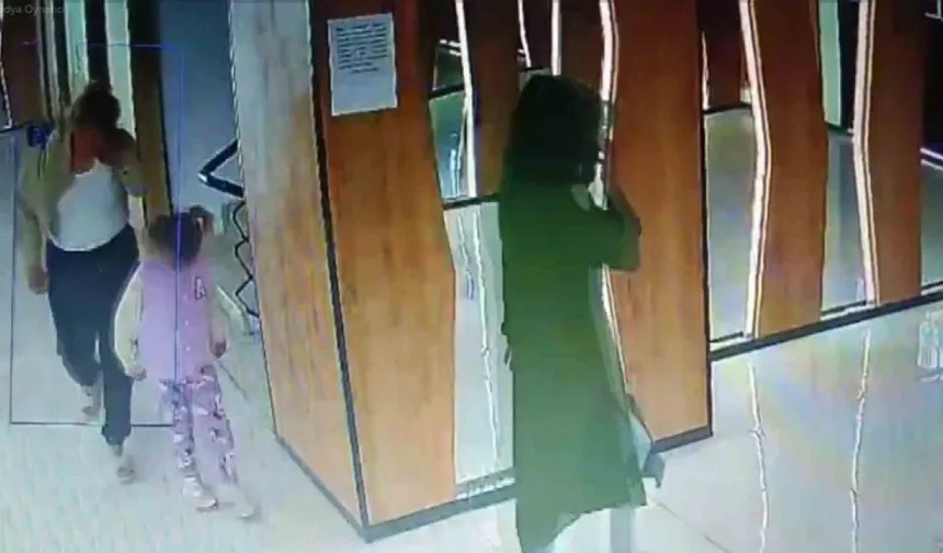 Mersin'de yanlarındaki çocukla evden hırsızlık yaptığı öne sürülen iki kadın aranıyor