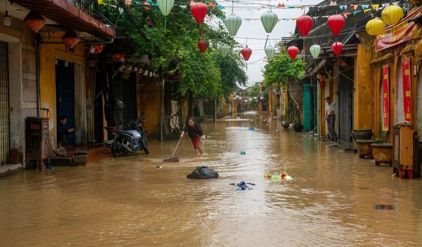 Vietnam'da şiddetli yağışların yol açtığı sellerde can kaybı 55'e yükseldi