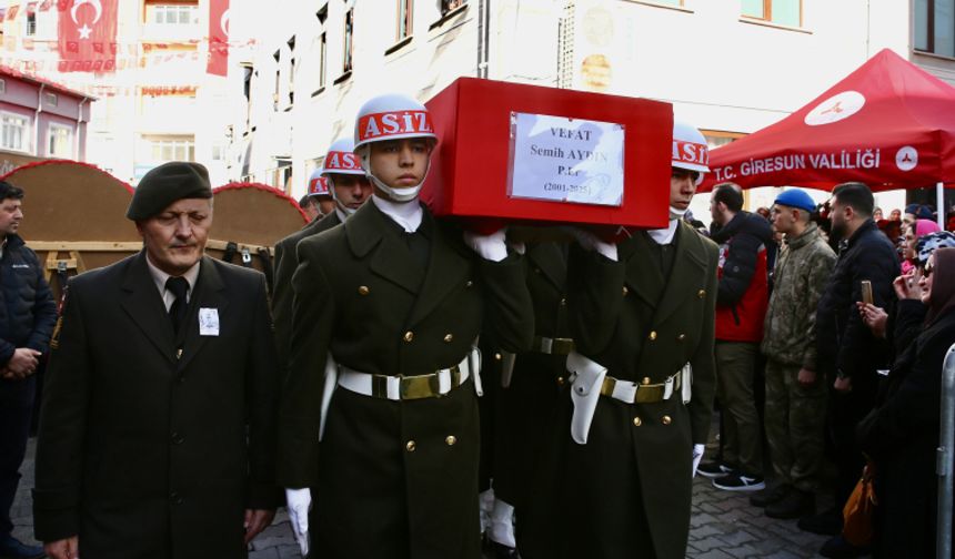 Askerimiz Piyade Er Semih Aydın Giresun'da toprağa verildi!