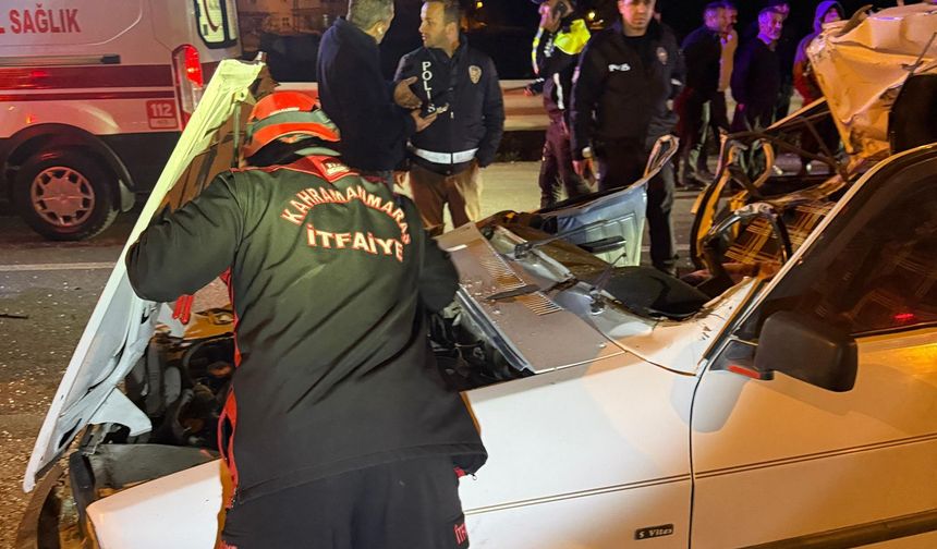 Kahramanmaraş'ta araçta sıkışan sürücüyü itfaiye kurtardı