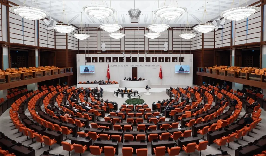 Üst düzey kamu görevlilerine 30 bin TL seyyanen zam geliyor!