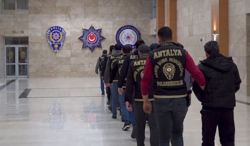 Gaziantep'te silah ve uyuşturucuyla yakalanan 4 kişi gözaltına alındı