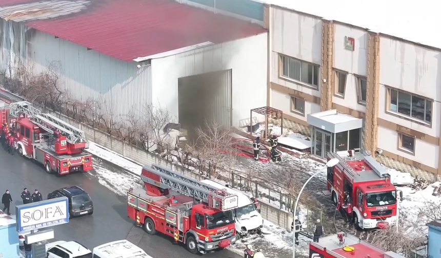 Kayseri OSB'de mobilya fabrikasında yangın!