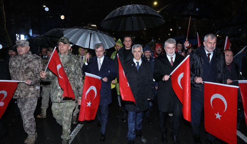 Kahramanmaraş’ta kurtuluşun 106. yılı fener alayıyla kutlandı