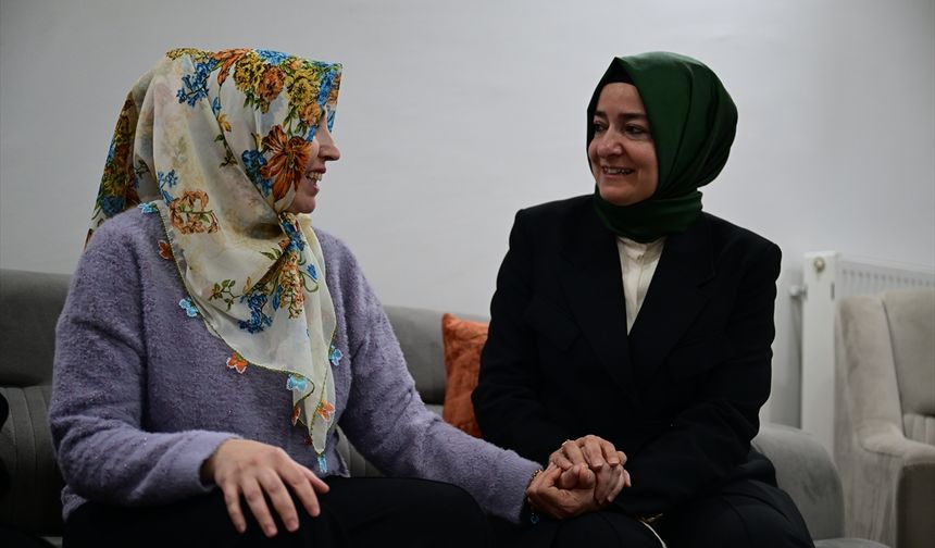 AK Parti Genel Başkan Yardımcısı Kaya, depremzede ailenin iftar sofrasına konuk oldu