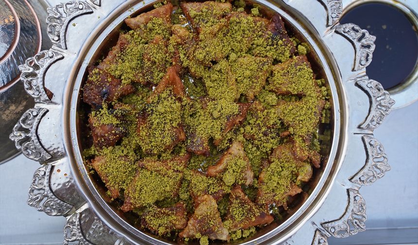 Kahramanmaraş mutfağının eşsiz lezzetlerinden "Çullama Tatlısı"