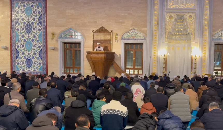 Kahramanmaraş'ta Berat Kandili dualarla idrak edildi!