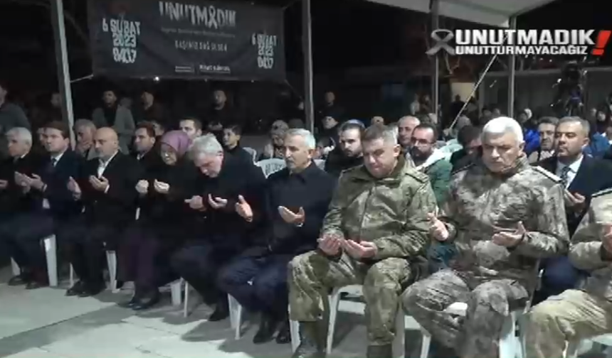 6 Şubat Deprem Şehitleri İçin Milli İrade Meydanı’nda Hatim Duası Edildi