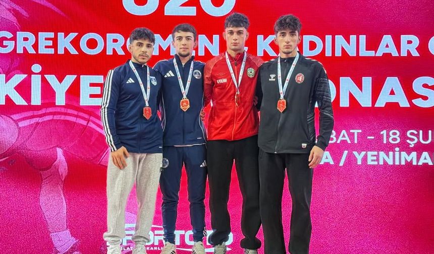 Kahramanmaraşlı sporcular U20 Serbest Güreş Türkiye Şampiyonası’na damga vurdu