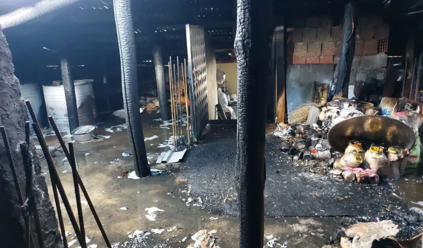 Göksun’da çatı yangını paniğe neden oldu