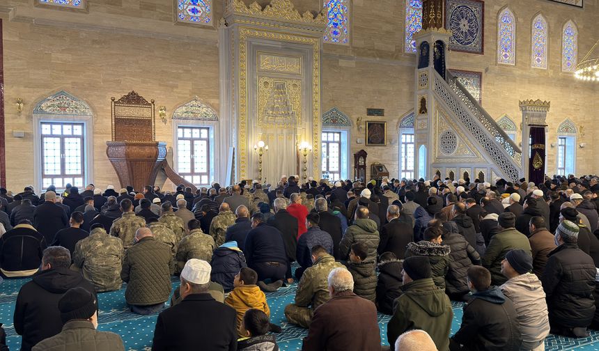 Kahramanmaraş’ta 6 Şubat Deprem Şehitleri Camilerde Dualarla Anıldı