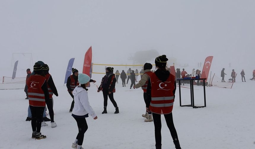 Yedikuyular’da gençlik festivali coşkusu