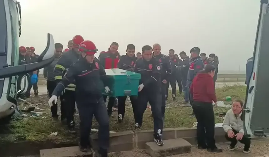 Adana'da trafik kazasında ölen kadının cenazesi Kahramanmaraş'ta defnedildi