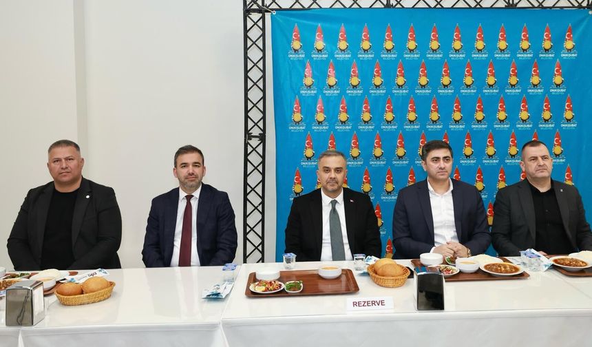Başkan Toptaş, muhtarlarla iftar sofrasında buluştu