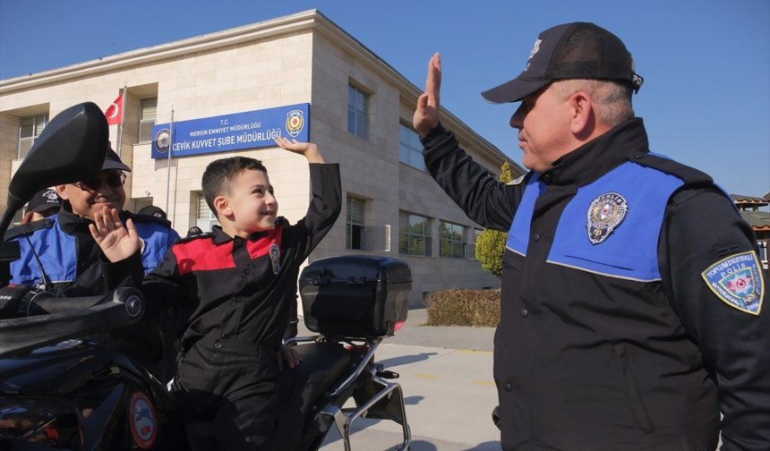Mersin'de DMD hastası çocuğun polis olma hayali bir günlüğüne gerçek oldu