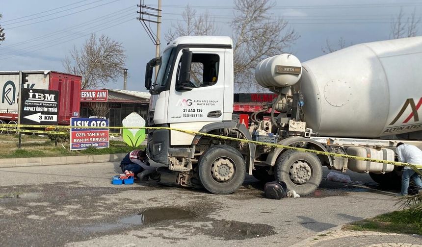 Türkoğlu'nda Akılalmaz Kaza: Motosiklet Sürücüsü Beton Mikserinin Altında Can Verdi!