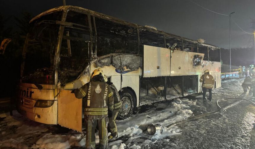 İstanbul’da Seyir Halindeki Yolcu Otobüsü Alevlere Teslim Oldu!