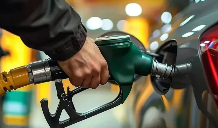 Akaryakıtta Şok Zam! Motorin 80 Liraya Dayandı, İndirim Haberi Geldi