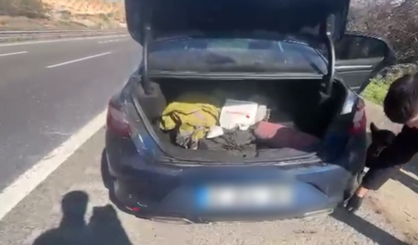 Gaziantep'te araçta yasaklı madde kullanan 3 şüpheli yakalandı