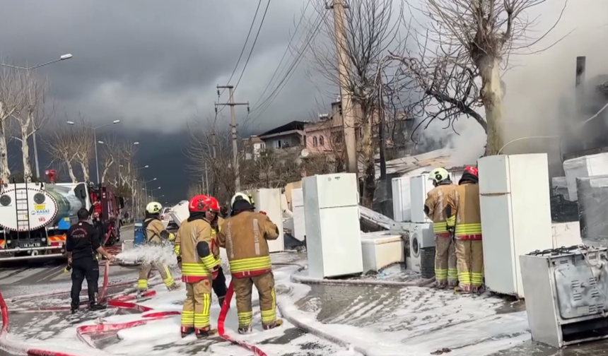 Kahramanmaraş'ta iş yerinde yangın paniği!