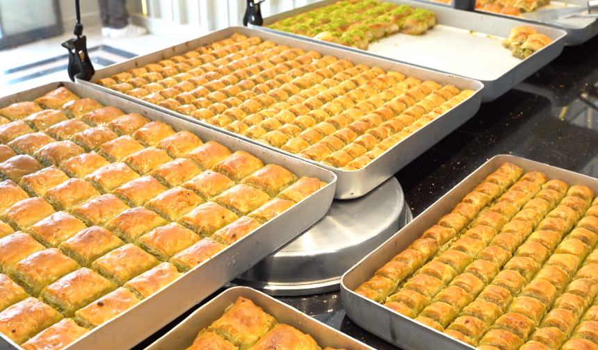 Kahramanmaraş’ta Bayram Yoğunluğu: Tatlıcıoğlu’na Büyük İlgi