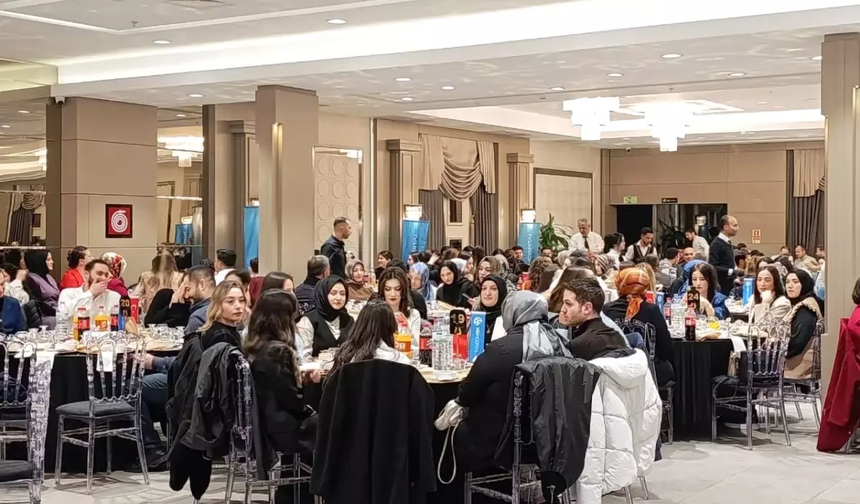 Sağlık kahramanları aynı sofrada